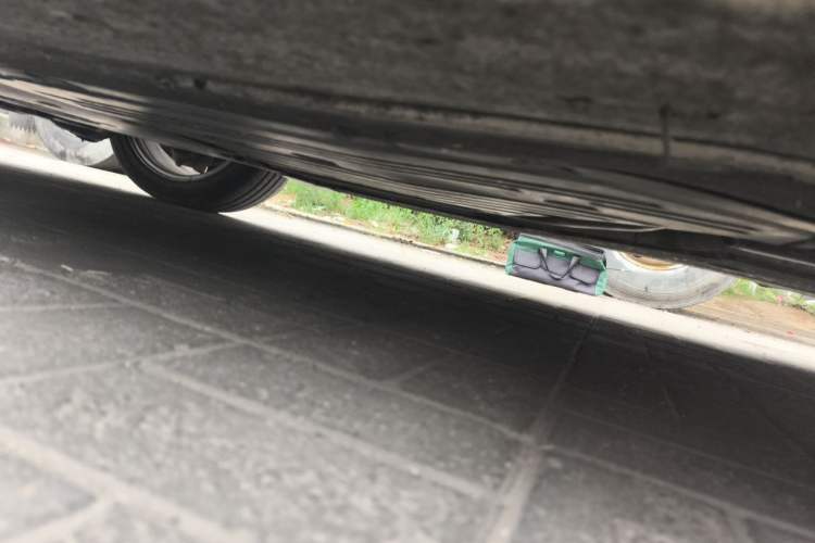 Used BMW 5 Series 2018 528Li Launch Special Edition Chassis Front Right