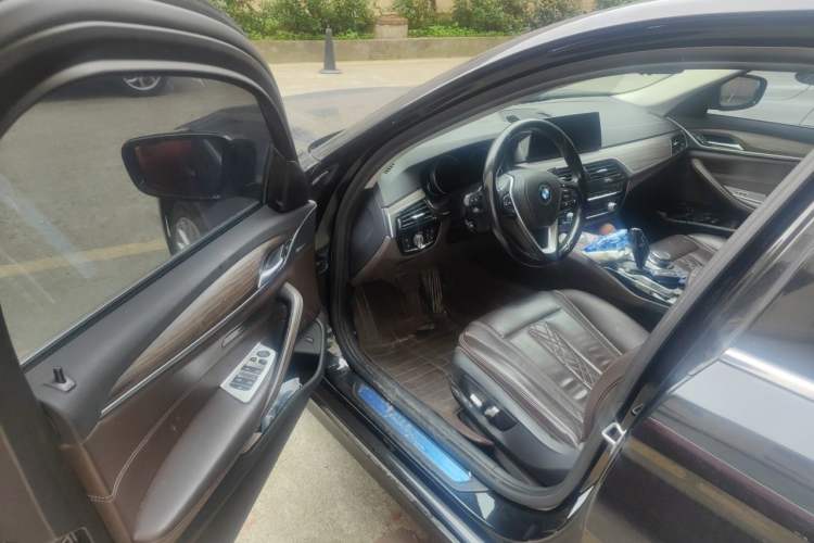 Used BMW 5 Series 2018 530Li Leading Edition Luxury Package Driver Seat