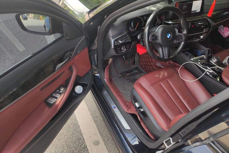 Used BMW 5 Series 2018 Restyled 530Li Leading Edition M Sport Package Driver Seat