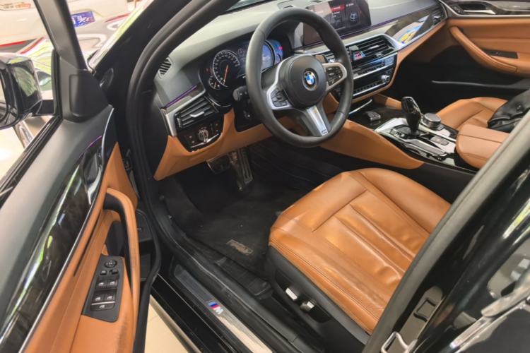Used BMW 5 Series 2018 530Li Leading Model M Sport Package Driver Seat