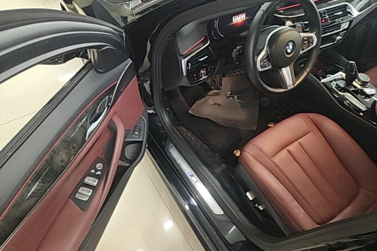 Used BMW 5 Series 2018 Facelifted 530Li xDrive M Sport Package Driver Seat