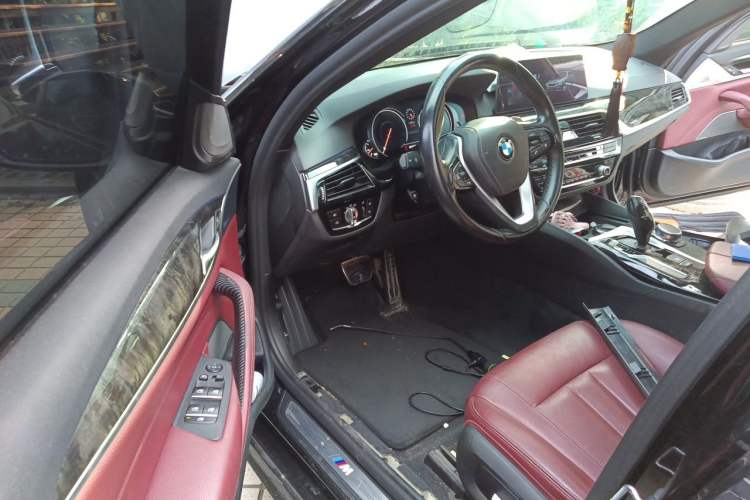 Used BMW 5 Series 2018 530Li Leading Model M Sport Package Driver Seat