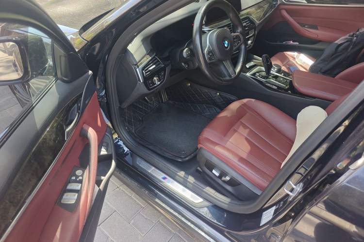 Used BMW 5 Series 2018 Restyled 530Li Leading Edition M Sport Package Driver Seat