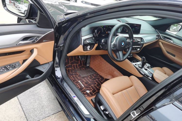 Used BMW 5 Series 2018 525i M Sport Package Driver Seat