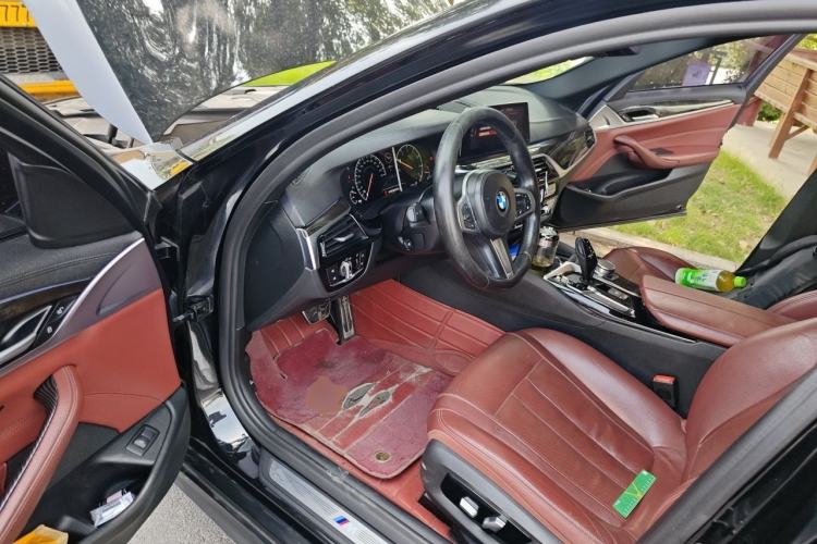 Used BMW 5 Series 2018 530Li Leading Model M Sport Package Driver Seat