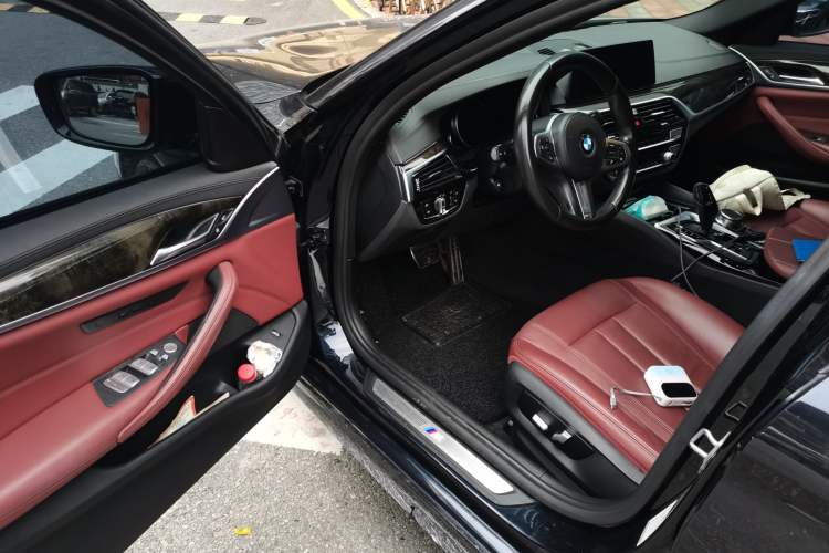 Used BMW 5 Series 2018 Restyled 530Li Luxury Edition M Sport Package Driver Seat