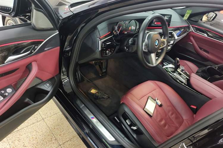 Used BMW 5 Series 2018 Restyled 530Li Luxury Edition M Sport Package Driver Seat