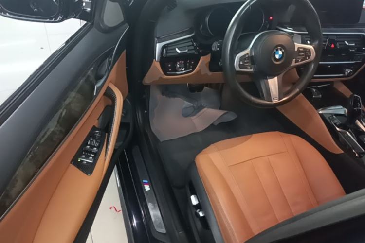 Used BMW 5 Series 2018 530Li Luxury Edition M Sport Package Driver Seat