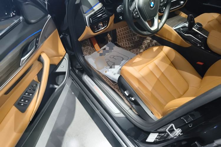 Used BMW 5 Series 2018 530Li xDrive Luxury Package Driver Seat