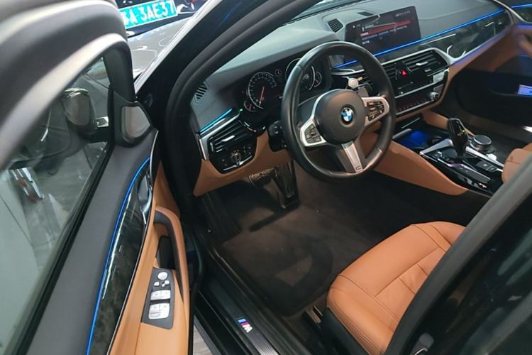 Used BMW 5 Series 2018 Restyled 530Li Luxury Edition M Sport Package Driver Seat