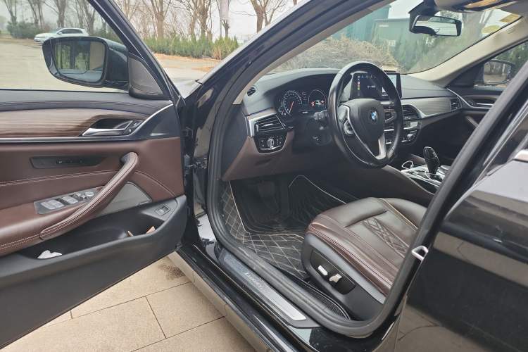 Used BMW 5 Series 2018 Facelifted 530Li Luxury Edition Premium Package Driver Seat