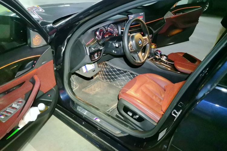 Used BMW 5 Series 2018 Restyled 530Li Leading Edition M Sport Package Driver Seat