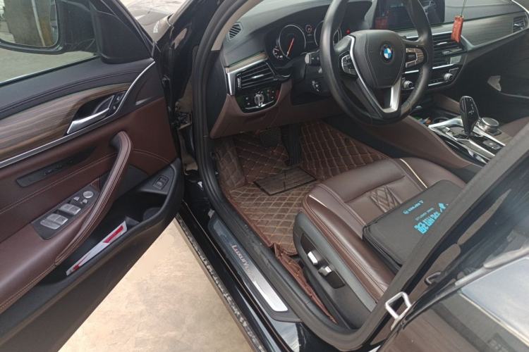 Used BMW 5 Series 2018 530Li Leading Edition Luxury Package Driver Seat