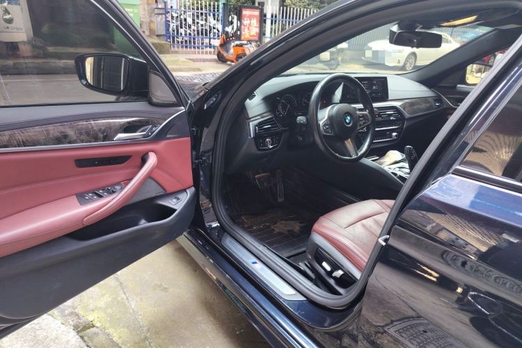 Used BMW 5 Series 2018 530Li Luxury Edition M Sport Package Driver Seat