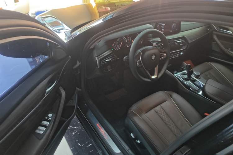 Used BMW 5 Series 2018 Facelifted 530Li Luxury Edition Premium Package Driver Seat