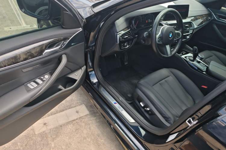 Used BMW 5 Series 2018 525Li M Sport Package Driver Seat