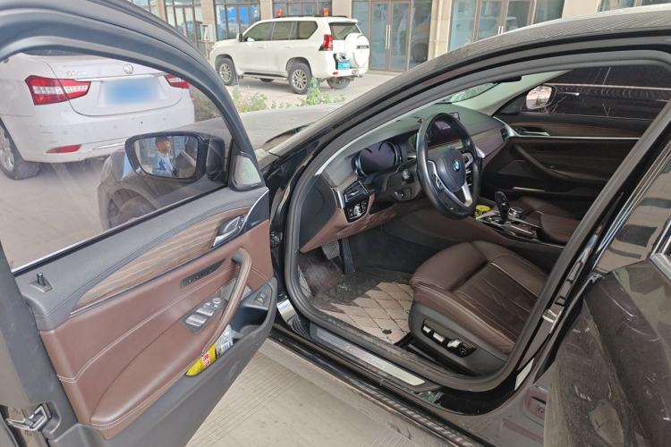 Used BMW 5 Series 2018 Revised 540Li Executive Edition Driver Seat