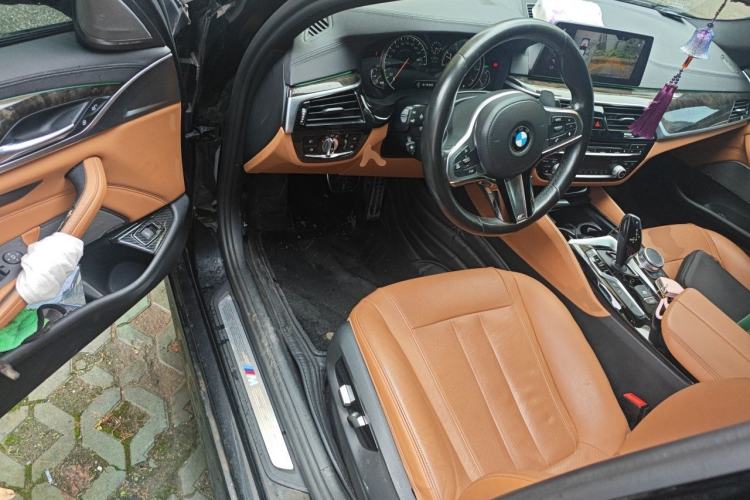Used BMW 5 Series 2018 530Li Luxury Edition M Sport Package Driver Seat