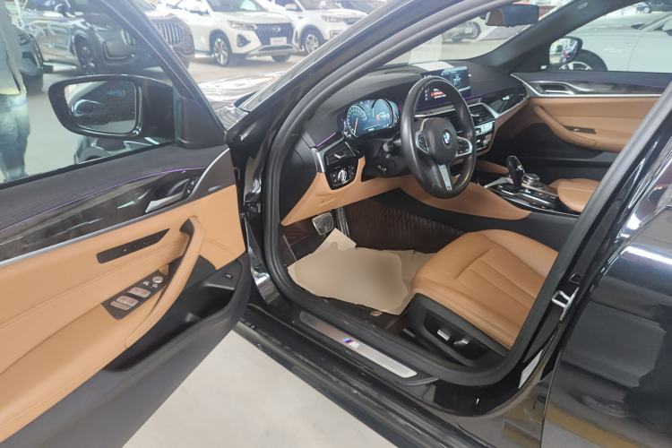 Used BMW 5 Series 2018 Restyled 530Li Leading Edition M Sport Package Driver Seat