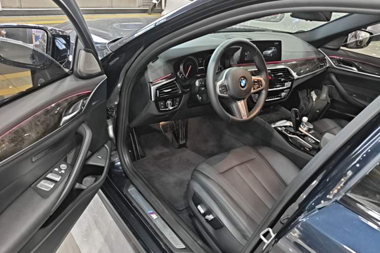 Used BMW 5 Series 2018 525Li M Sport Package Driver Seat