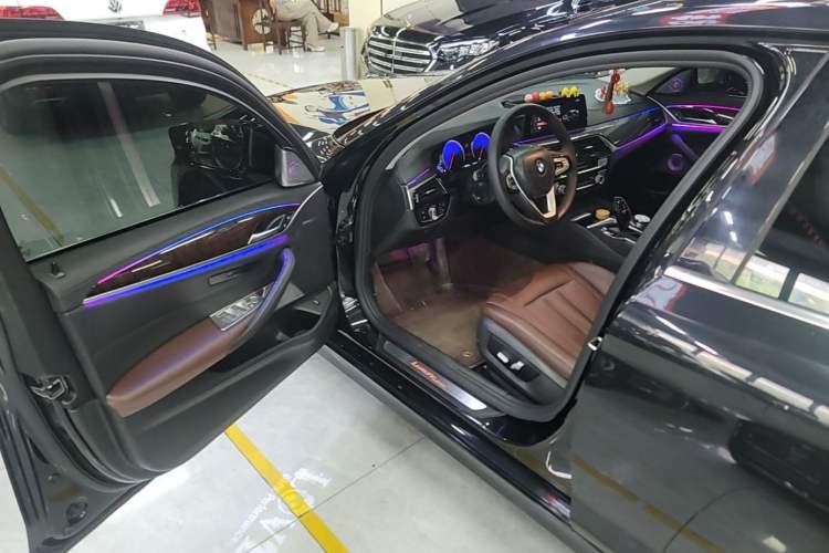 Used BMW 5 Series 2018 525Li Luxury Package Driver Seat