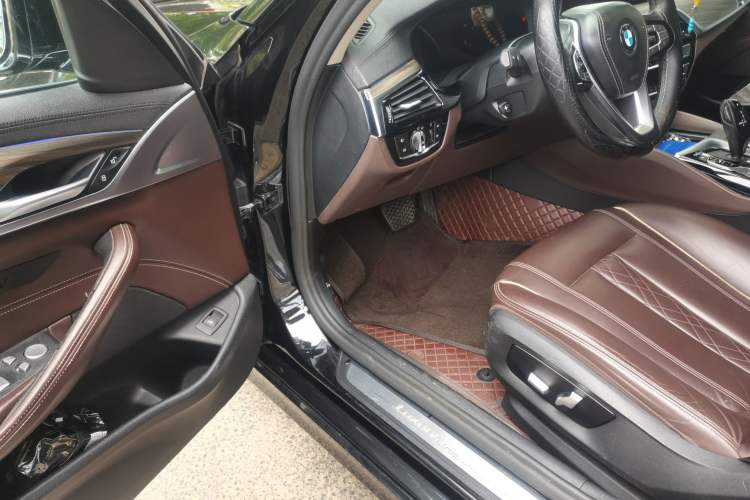 Used BMW 5 Series 2018 Revised Version 530Li Leading Edition Luxury Package Driver Seat