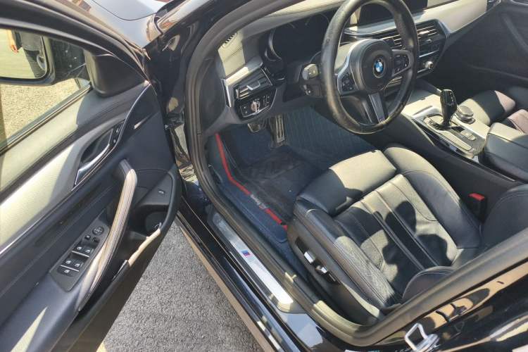 Used BMW 5 Series 2018 525i M Sport Package Driver Seat