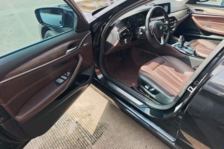 Used BMW 5 Series 2018 Revised Version 530Li Leading Edition Luxury Package Driver Seat