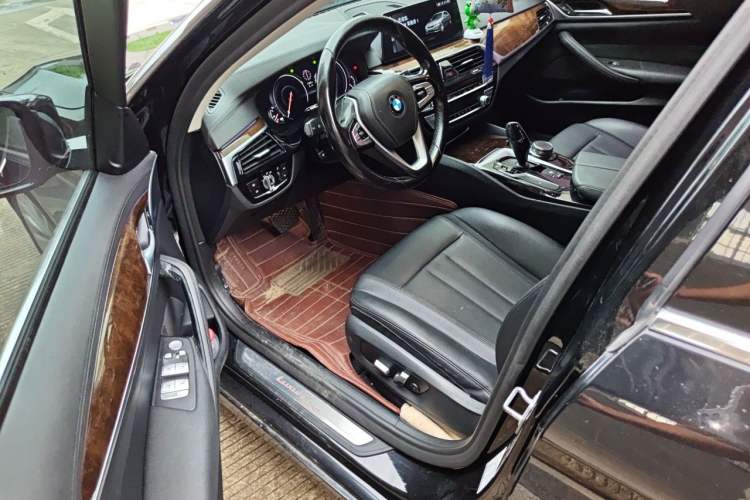 Used BMW 5 Series 2018 525Li Luxury Package Driver Seat
