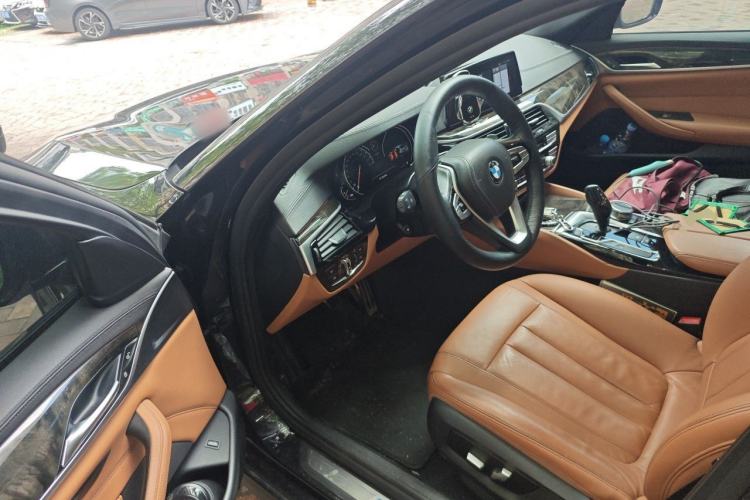 Used BMW 5 Series 2018 Restyled 530Li Leading Edition M Sport Package Driver Seat