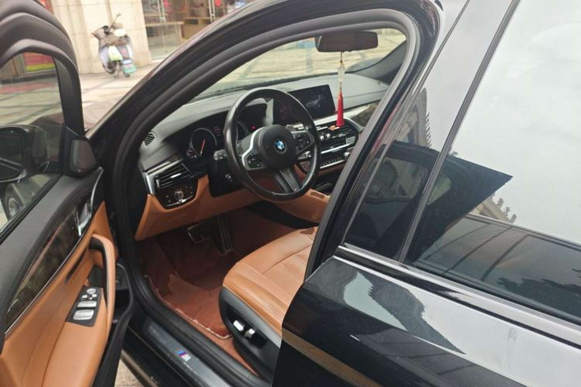 Used BMW 5 Series 2018 Restyled 530Li Luxury Edition M Sport Package Driver Seat