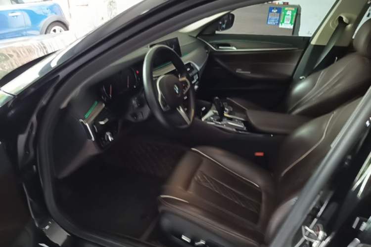 Used BMW 5 Series 2018 Facelifted 530Li Luxury Edition Premium Package Driver Seat