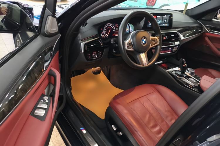 Used BMW 5 Series 2018 Restyled 530Li Luxury Edition M Sport Package Driver Seat