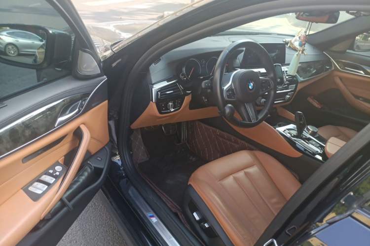 Used BMW 5 Series 2018 Restyled 530Li Leading Edition M Sport Package Driver Seat