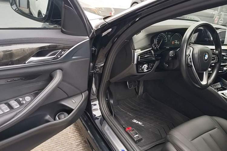 Used BMW 5 Series 2018 525Li M Sport Package Driver Seat
