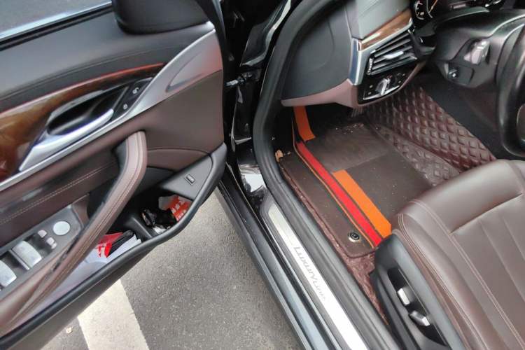 Used BMW 5 Series 2018 525Li Luxury Package Driver Seat