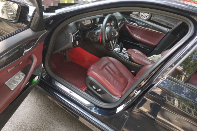 Used BMW 5 Series 2018 Facelifted 530Li xDrive M Sport Package Driver Seat