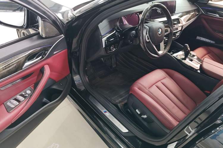 Used BMW 5 Series 2018 530Li Leading Model M Sport Package Driver Seat