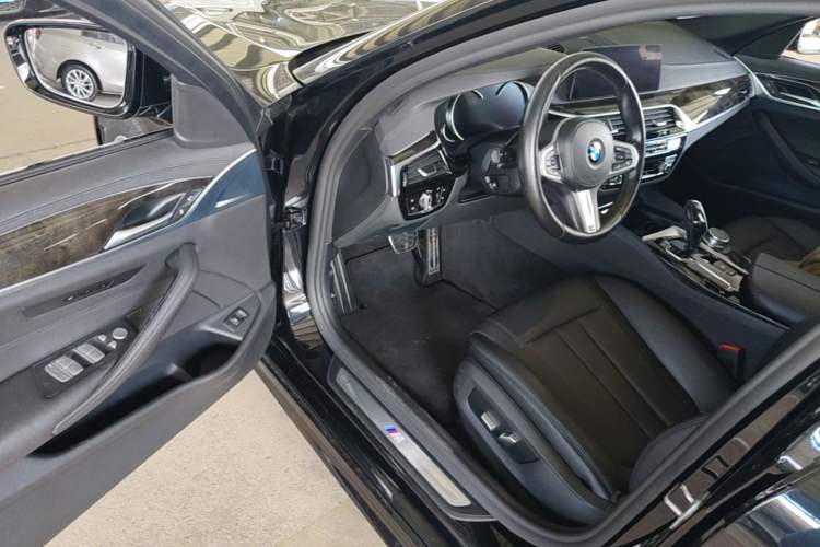 Used BMW 5 Series 2018 525Li M Sport Package Driver Seat