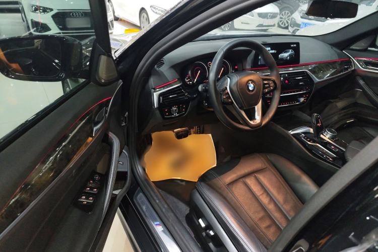 Used BMW 5 Series 2018 530Li Leading Model M Sport Package Driver Seat