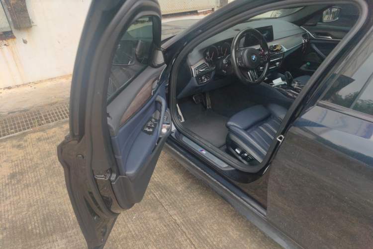 Used BMW 5 Series 2018 530i M Sport Package Driver Seat