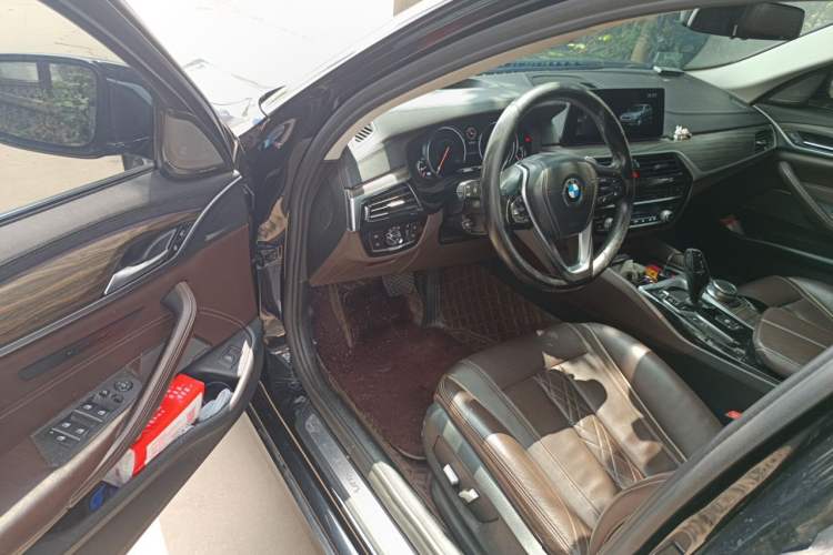 Used BMW 5 Series 2018 Facelifted 530Li Luxury Edition Premium Package Driver Seat