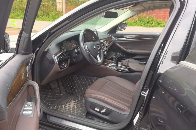 Used BMW 5 Series 2018 525Li Luxury Package Driver Seat