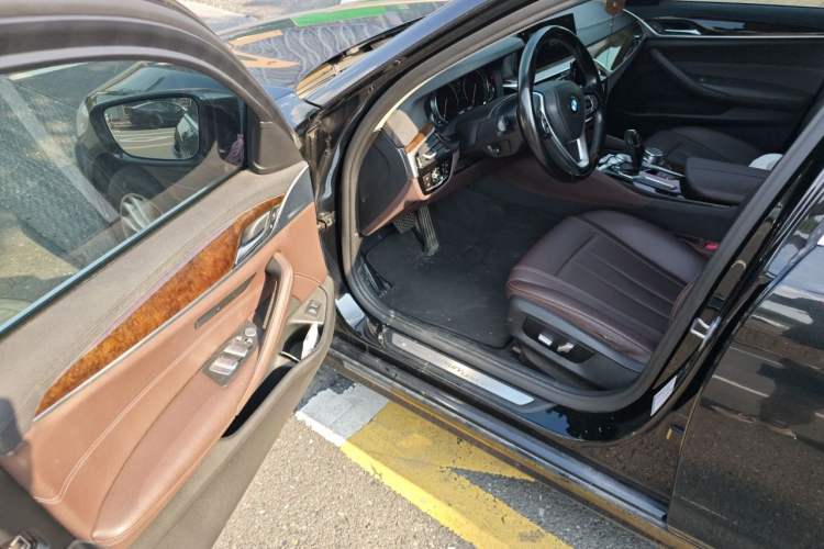 Used BMW 5 Series 2018 525Li Luxury Package Driver Seat
