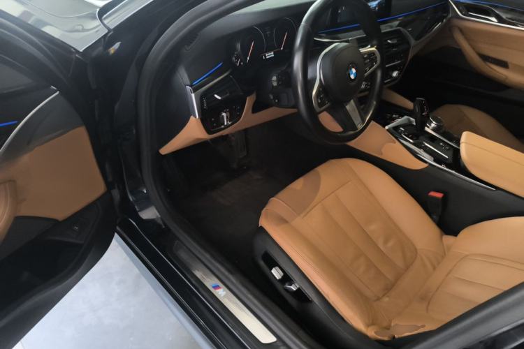 Used BMW 5 Series 2018 530Li Leading Model M Sport Package Driver Seat