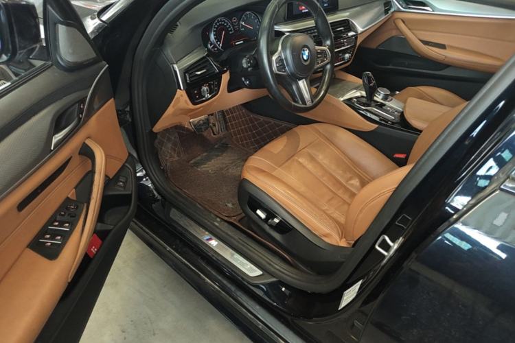 Used BMW 5 Series 2018 530Li Luxury Edition M Sport Package Driver Seat