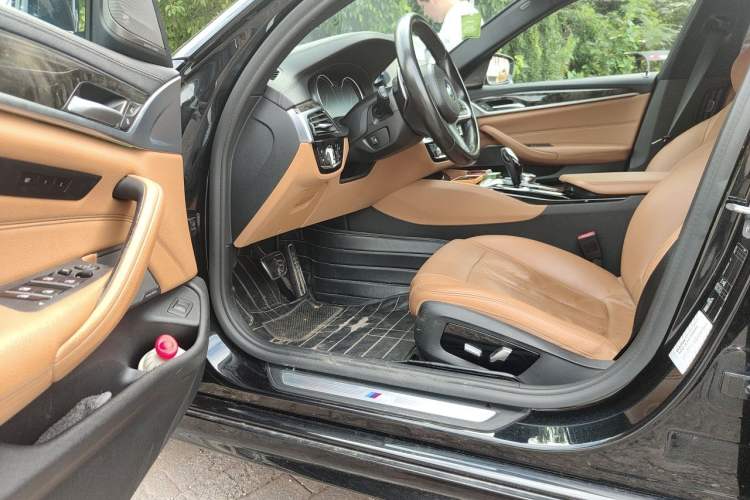 Used BMW 5 Series 2018 Restyled 530Li Luxury Edition M Sport Package Driver Seat