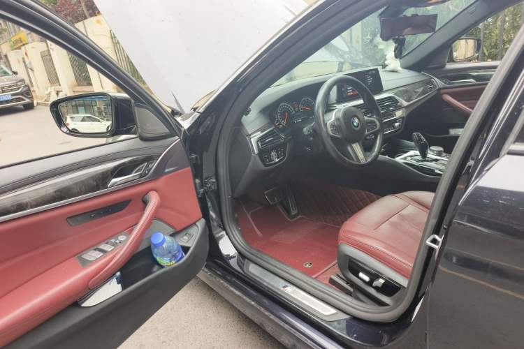 Used BMW 5 Series 2018 Restyled 530Li Luxury Edition M Sport Package Driver Seat