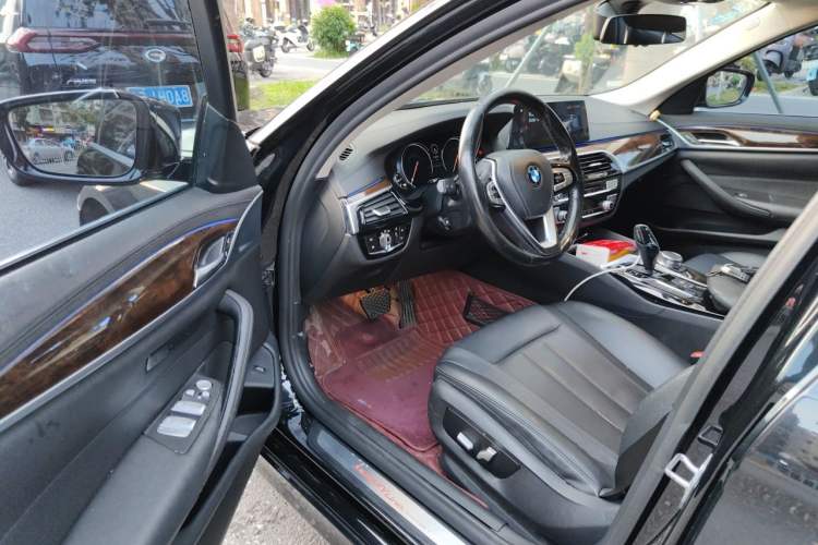 Used BMW 5 Series 2018 525Li Luxury Package Driver Seat