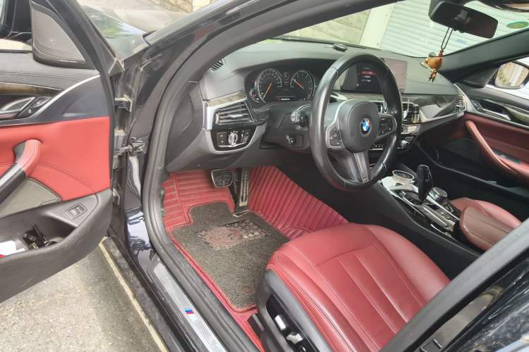 Used BMW 5 Series 2018 Restyled 530Li Luxury Edition M Sport Package Driver Seat